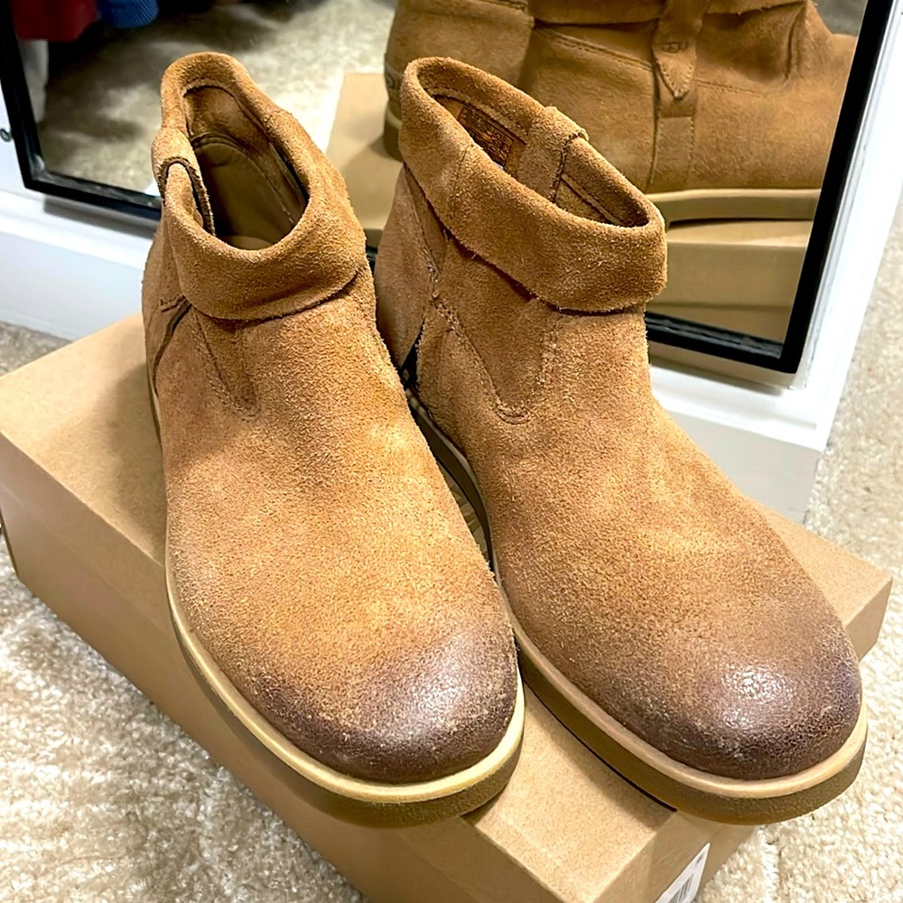 UGG Josefence cuff boots new